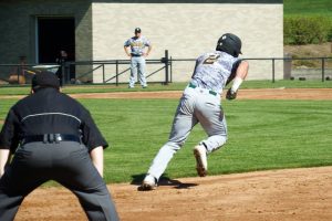 Base stealing, steal bases, stealbases.com, steal 2nd, steal 3rd, steal